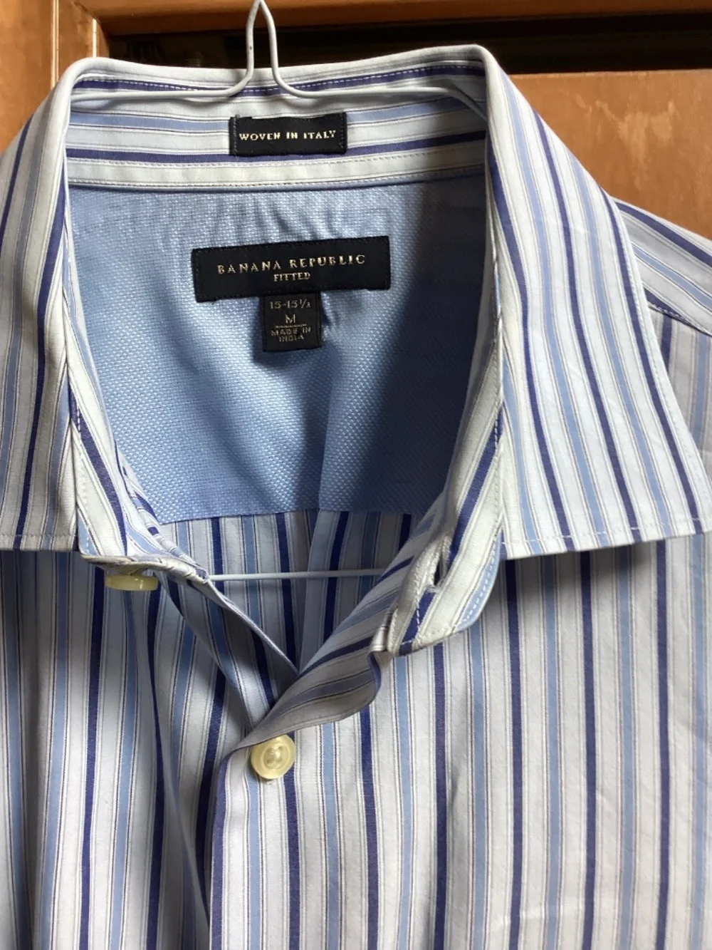 Banana Republic “Woven in Italy” men’s dress shirt 15-15.5 blue stripe